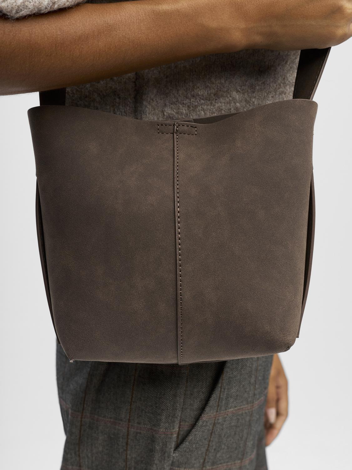model_shot-detail
